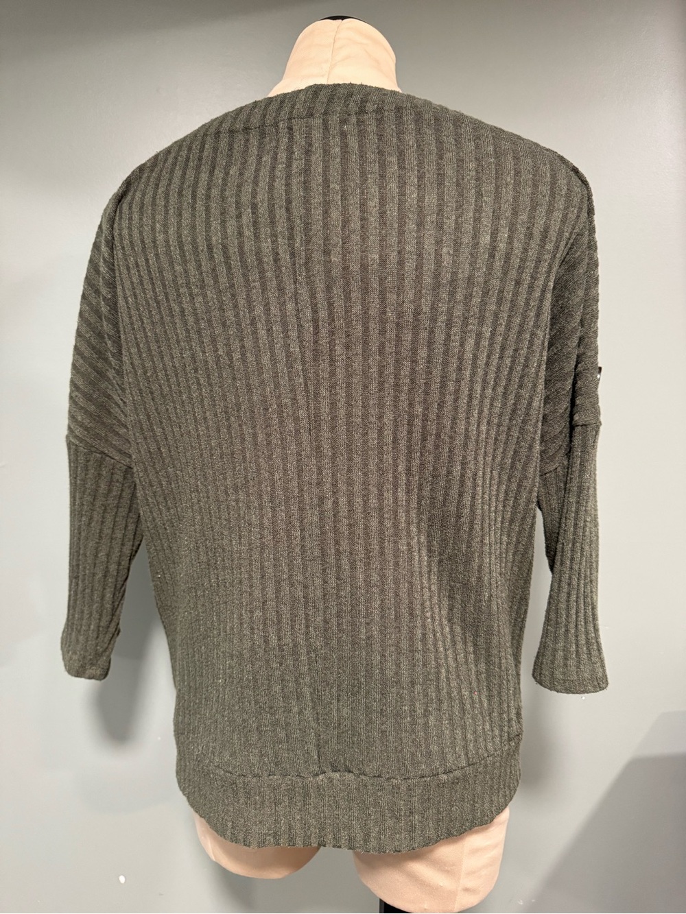 PerSeption Concept Olive Ribbed Button-Shoulder Sweater - Picture 3 of 4
